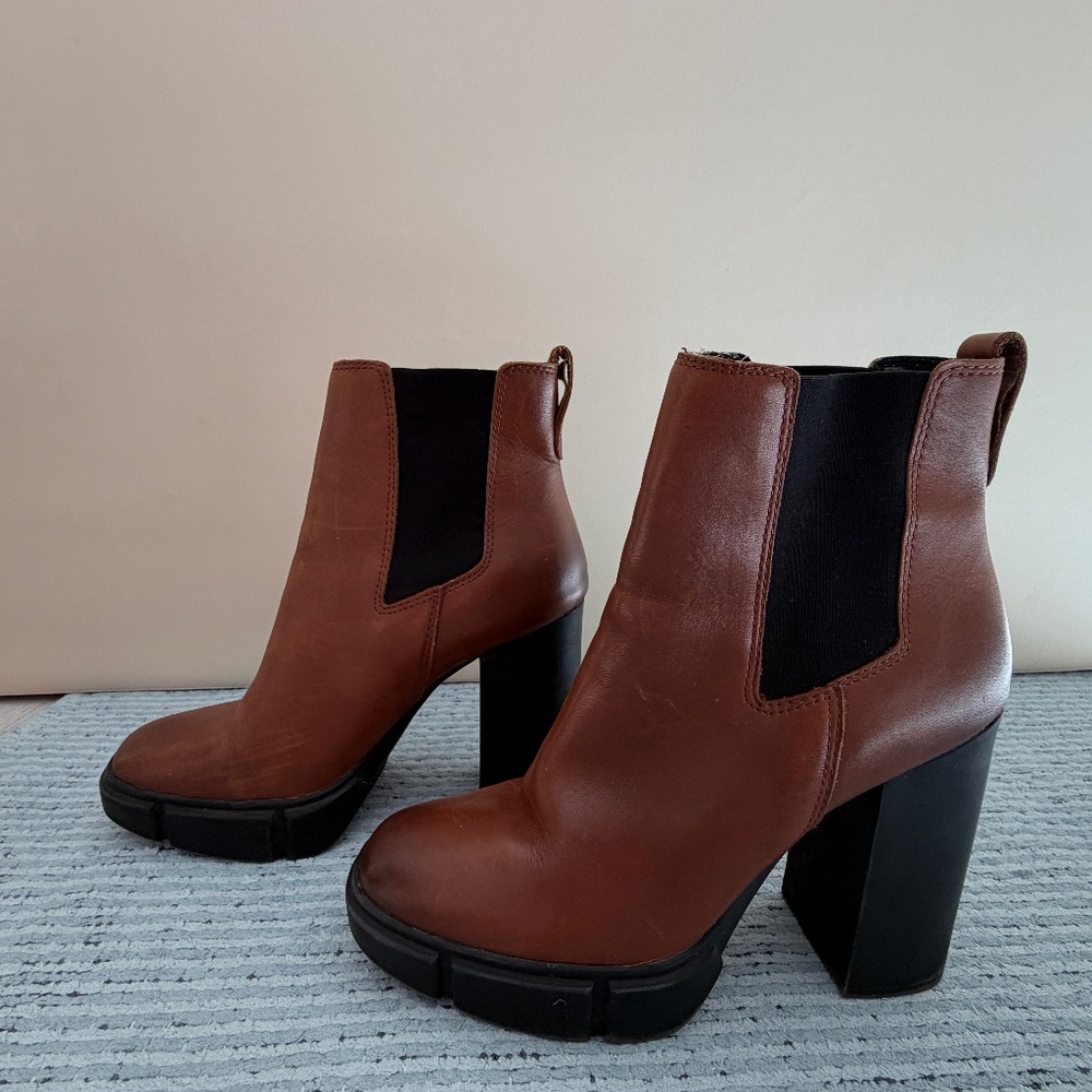 Steve Madden chunky boots size 8